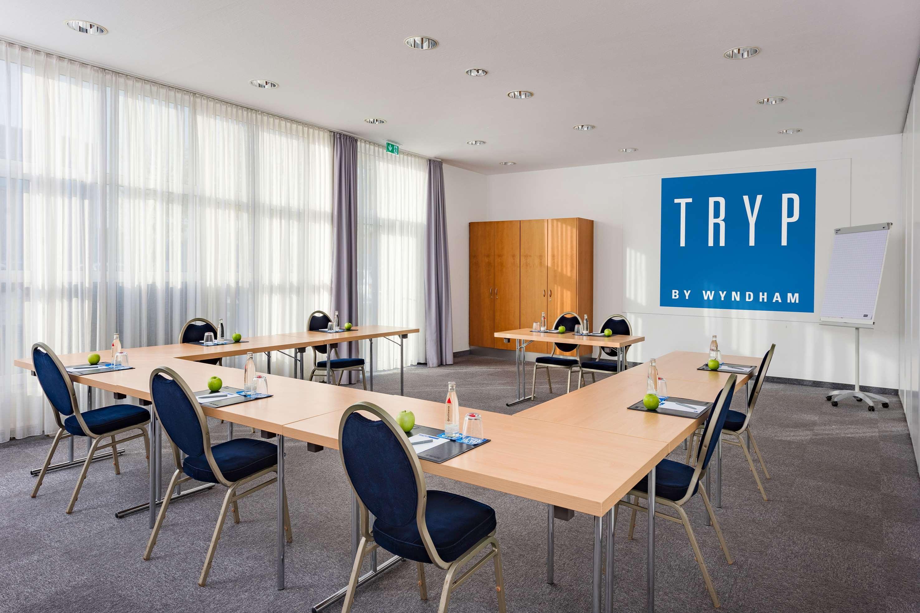 Hotel Courtyard By Marriott Dortmund Extérieur photo