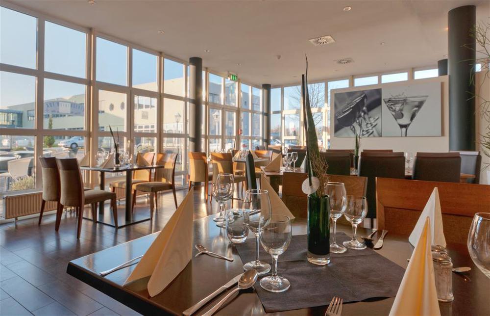 Hotel Courtyard By Marriott Dortmund Restaurant photo